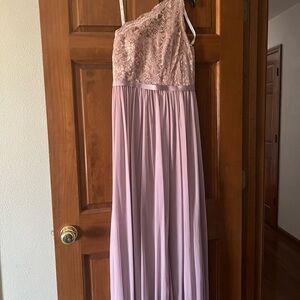 Elegant One-Shoulder Lace Gown in Pink